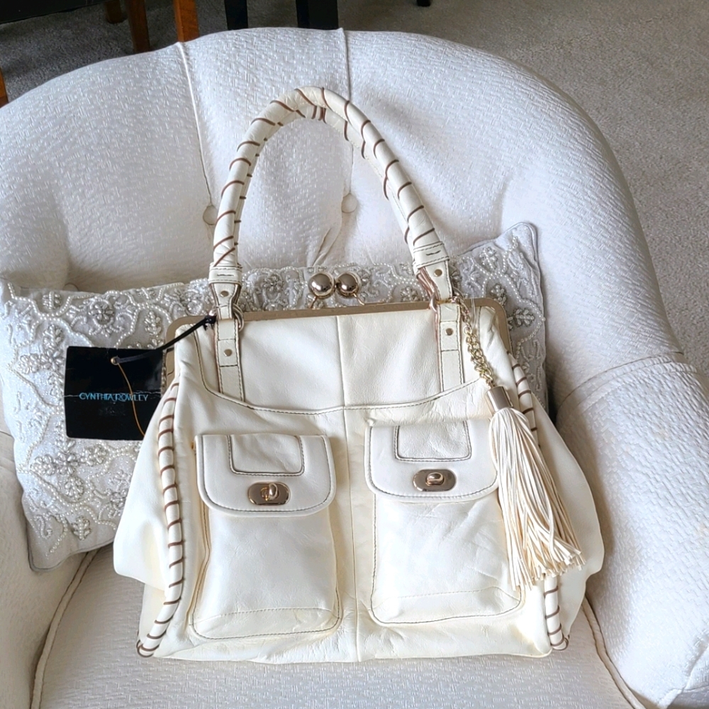 Cynthia Rawley Cream Leather Purse